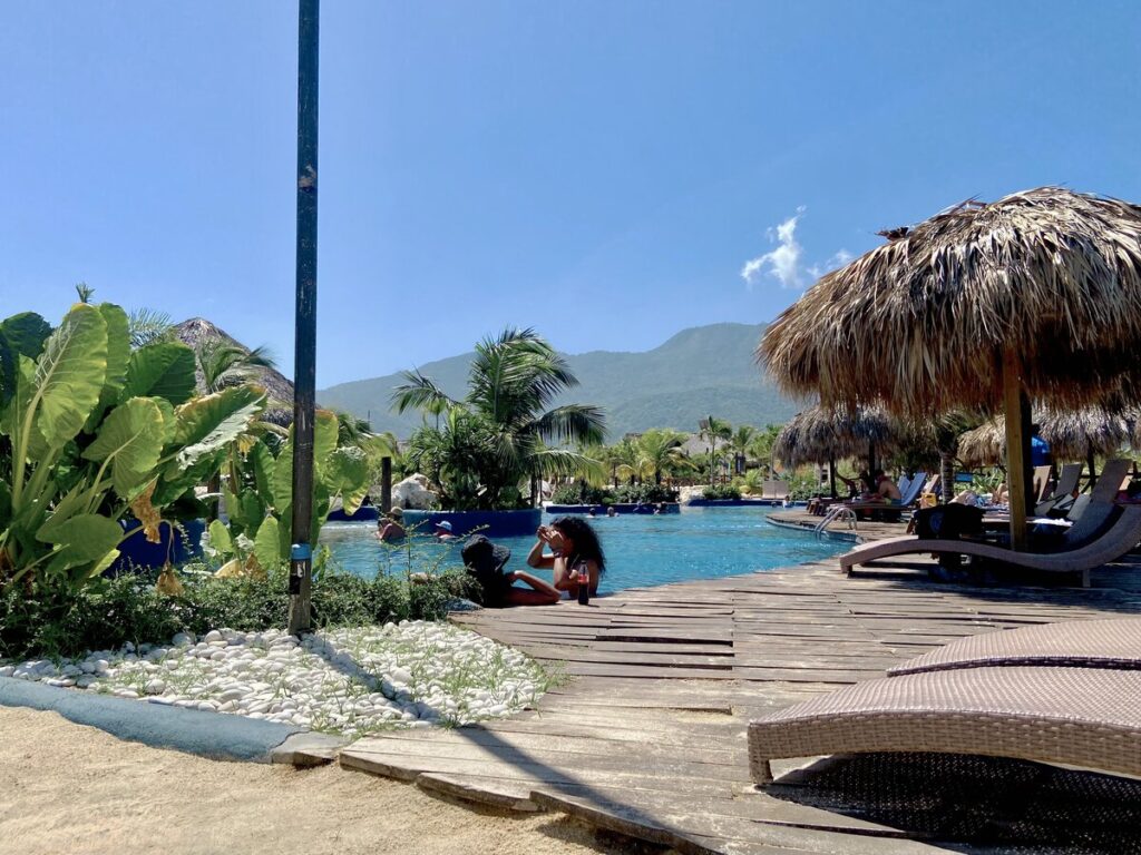 puerto plata taino bay pool joenidcorner