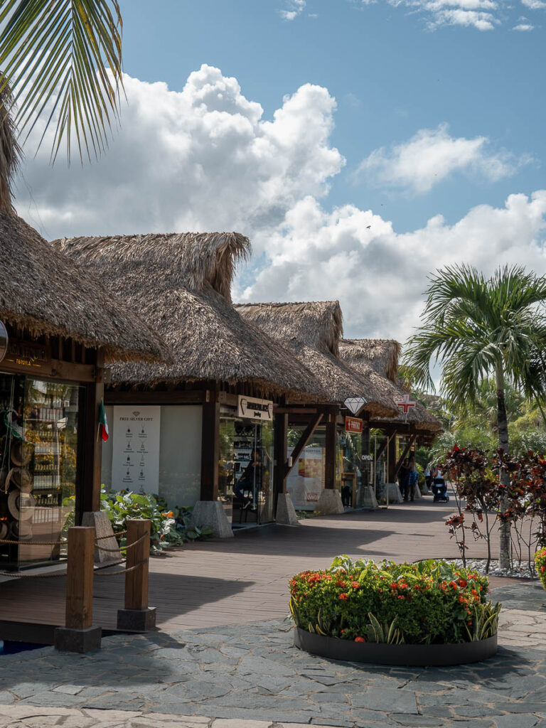 taino bay puerto plata shops