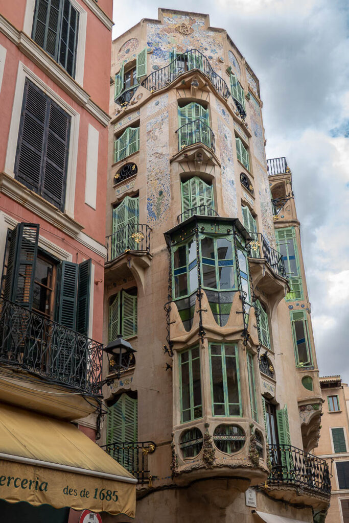 a structure with a colorful ornaments which represents the Palma de Mallorca Can Forteza Rey