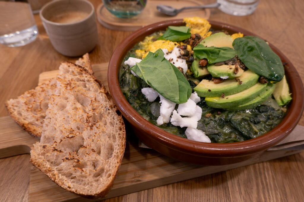 naan casero with ricotta and almonds from botanic barcelona