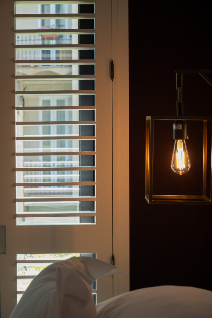 Barcelona Seventy Hotel bed lamp 