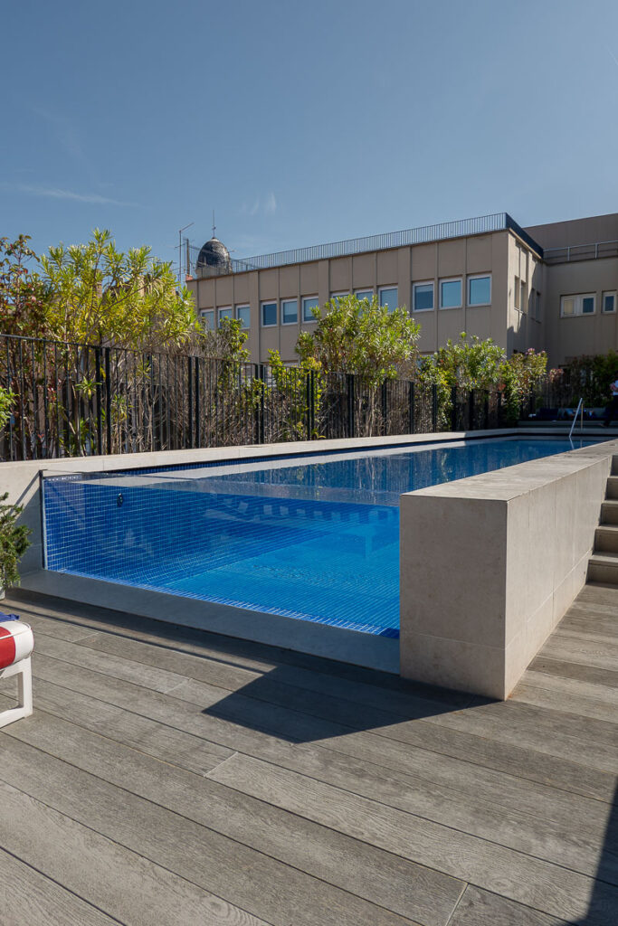 Hotel Seventy Barcelona pool