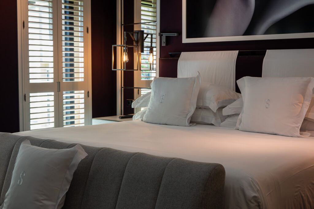 bed of Seventy Barcelona photos