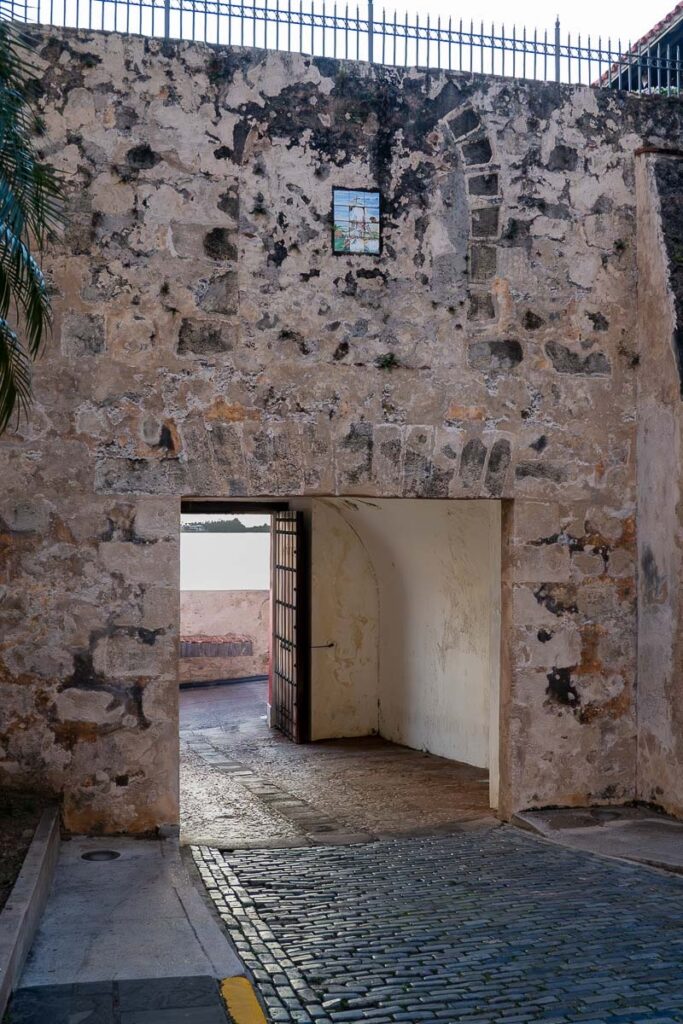brick structure whic is the puerta de san juan gate in puerto rico