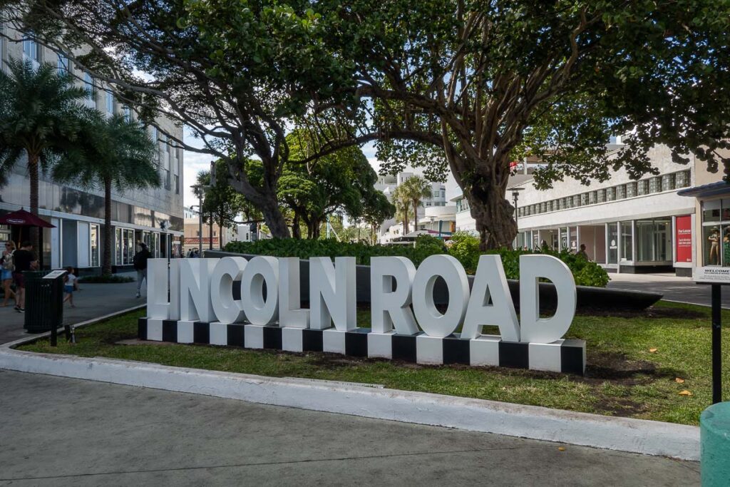 sign of lincold road in miami beach which represents the where to visit for a perfect day in miami