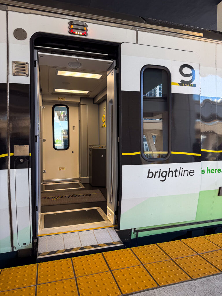 train from orlando to miami exterior cart