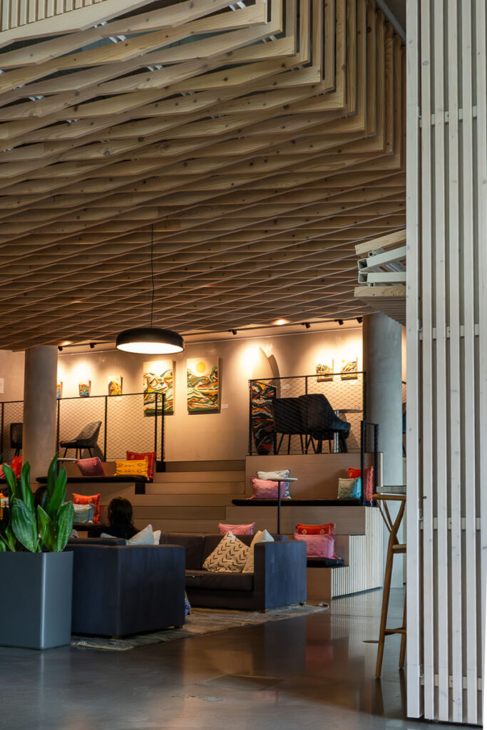 Cascada Portland hotel lobby