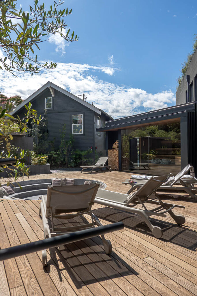 outdoor patio and lounge chairs in the Cascada hotel with spa in Portland