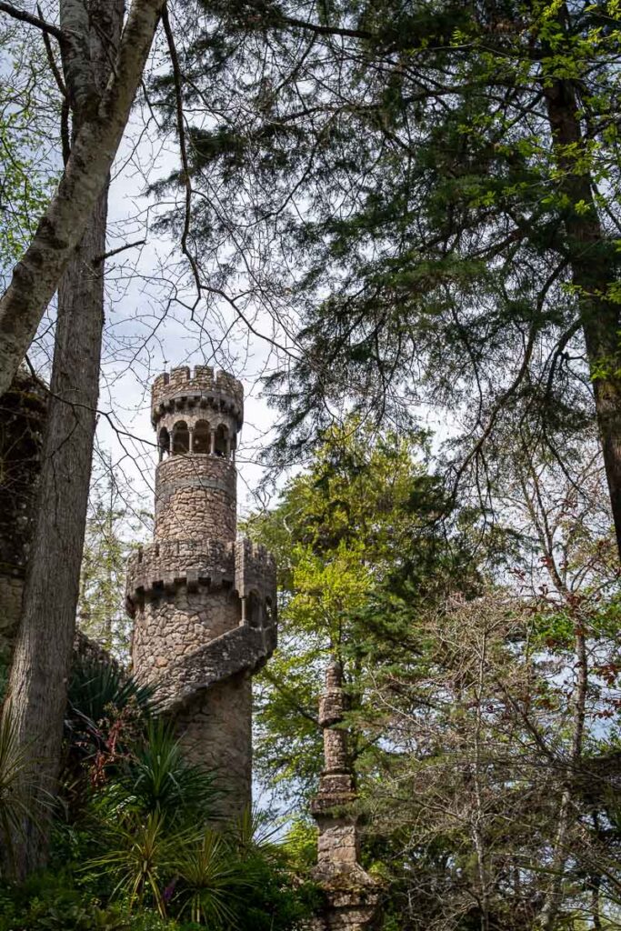 Tower at Quinta Regaleira (torre da regaleira) Sinra