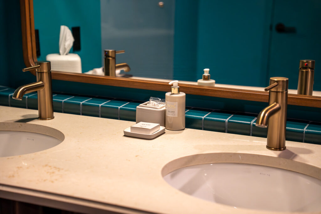 Mayfair Hotel Miami Michelin Key Deluxe Eden Studio Double Sink