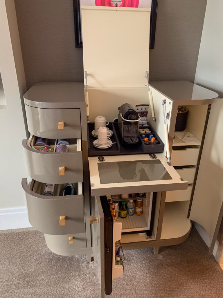 Langham Chicago Reviews Deluxe Room Mini Bar