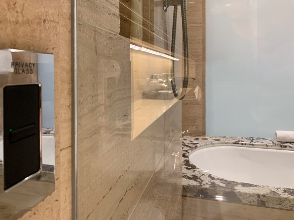 Langham Hotel Rooms Deluxe Frosted Glass Wall Bathtub