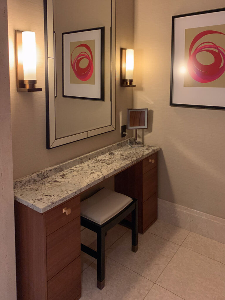 Langham Hotel Rooms Deluxe Vanity
